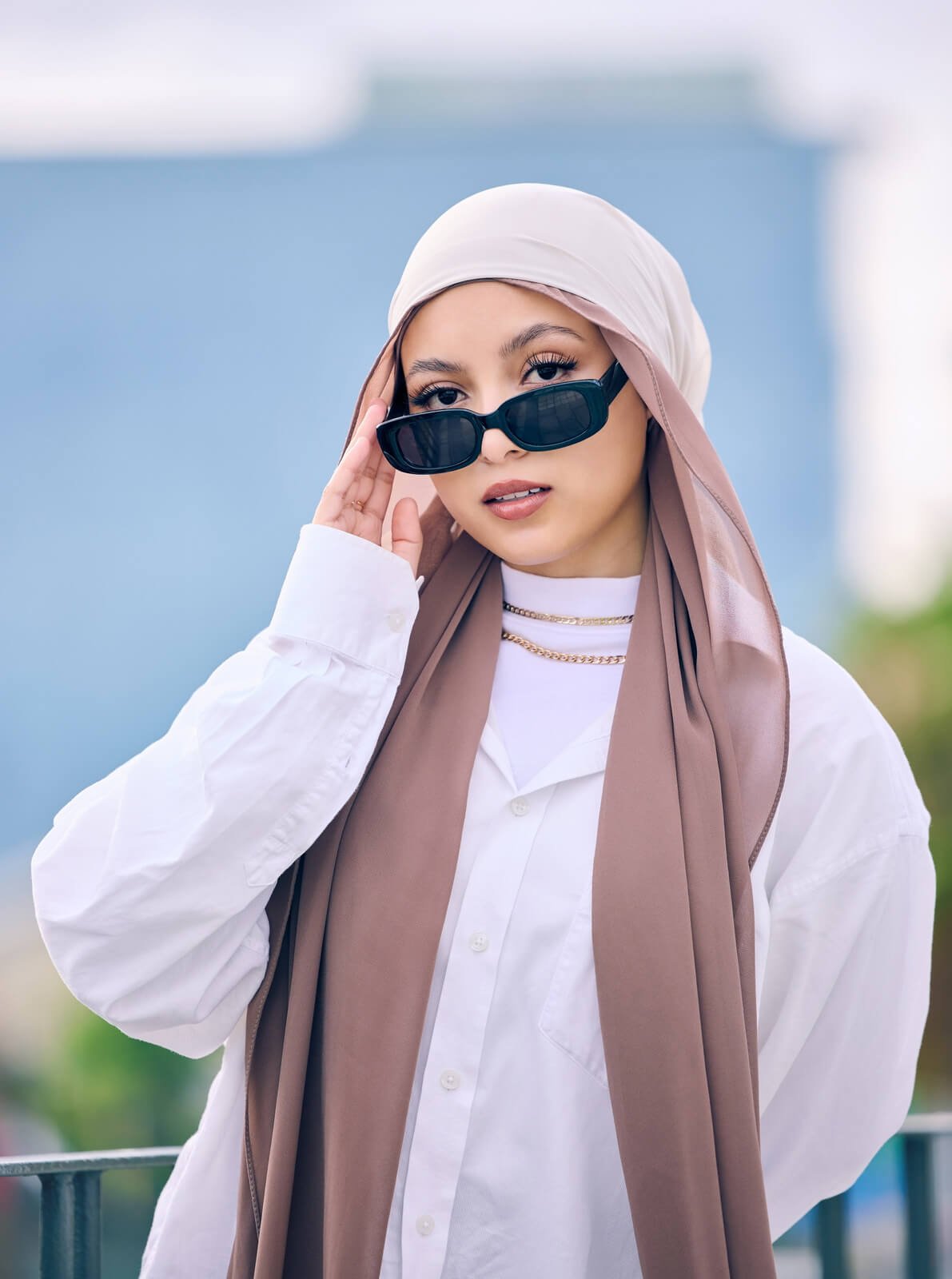 beautiful young arab woman posing outdoors in a he 2023 11 27 04 58 41 utc 1